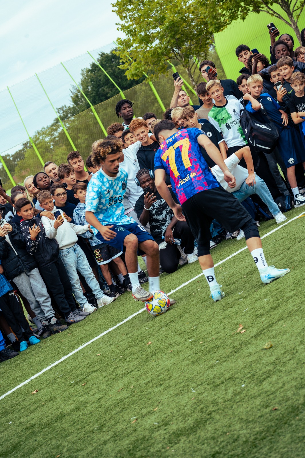 1VS1-Action am Seitenaus