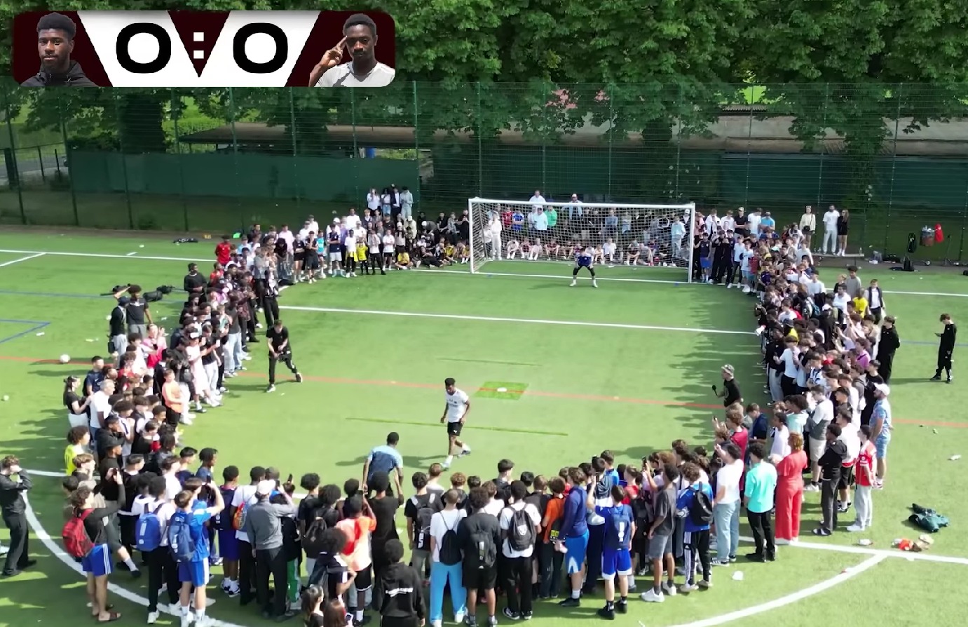 Grosses Publikum rund um ein 1VS1-Spielfeld